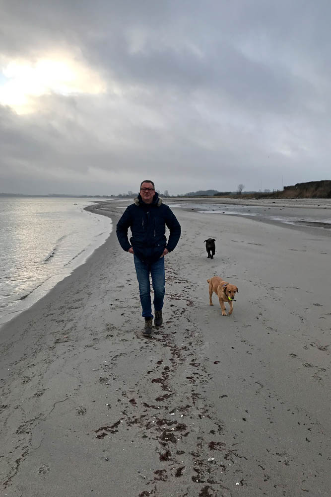 Hundespaziergang an der Ostsee